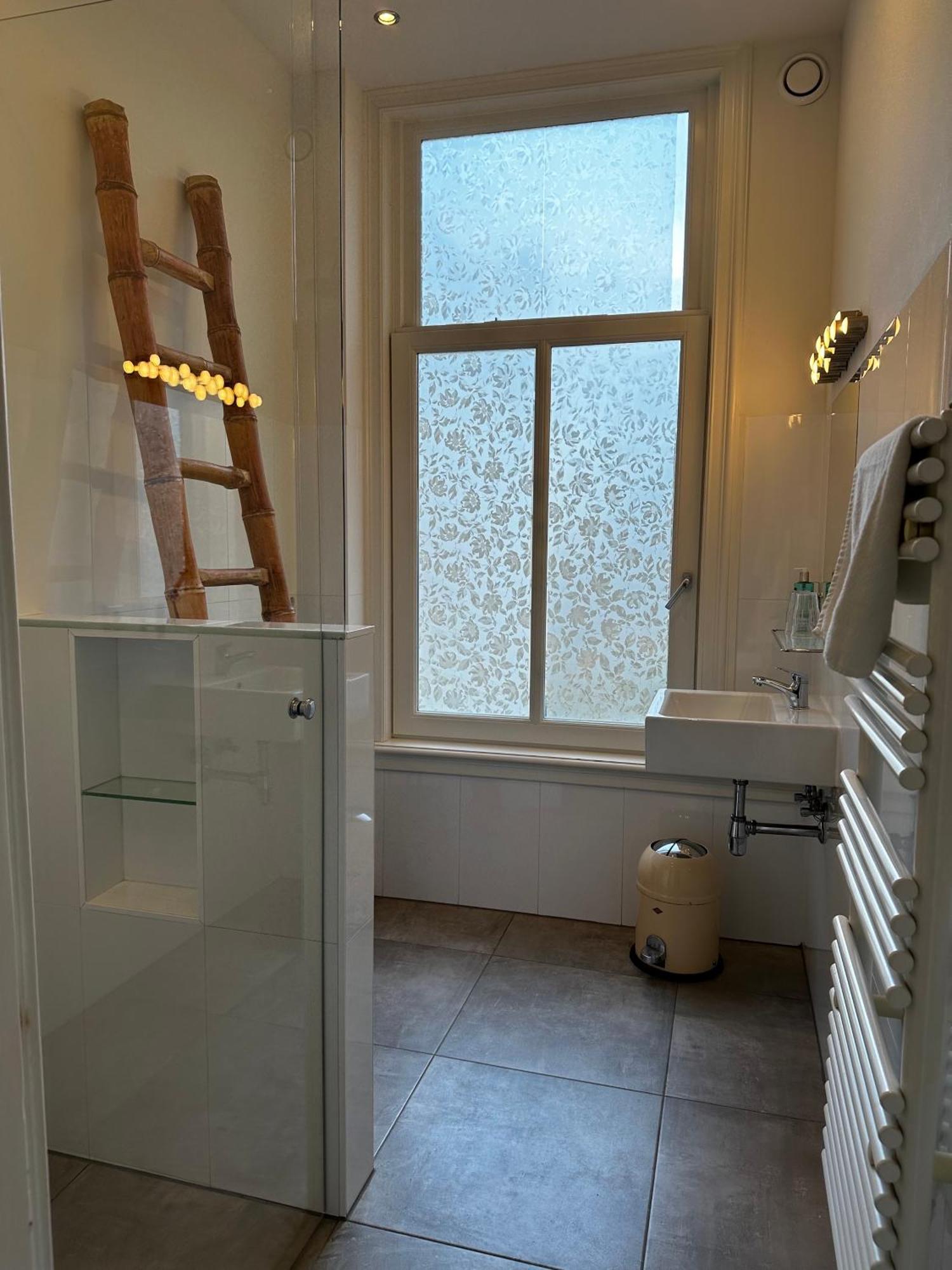 Nine-T-Teen Bed And Boutique Amsterdam Ngoại thất bức ảnh